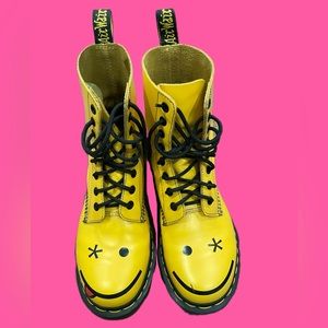 RARE HINCKYxDrMartens Smiley Boots